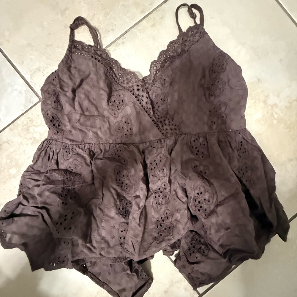 Lace top American Eagle.